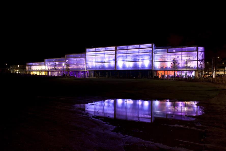 Façade textile ETFE par ACS production spécialiste de la toile tendue