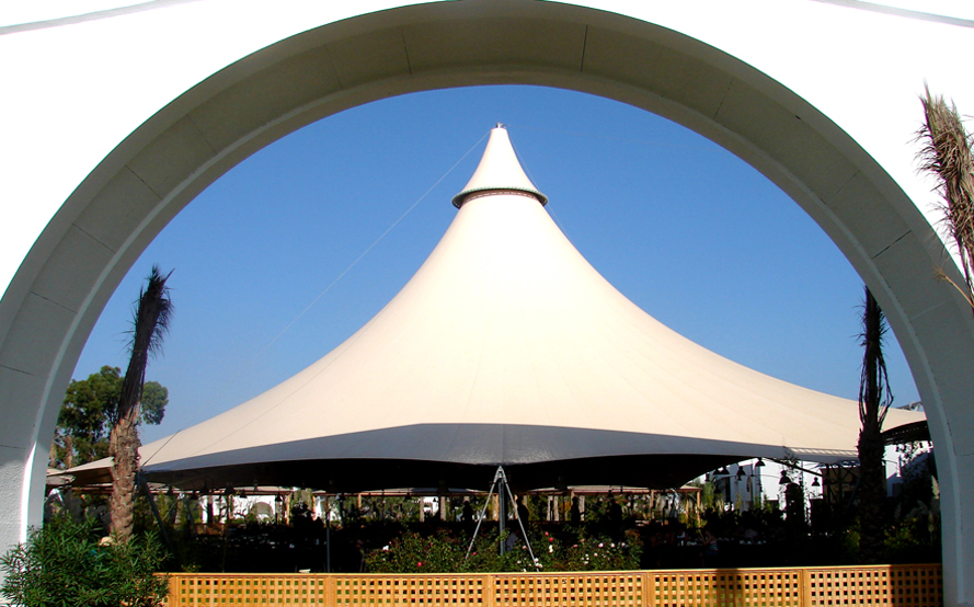 Préau toile tendue hotellerie de loisirs, Club Med ACS Production couverture de terrasses de restaurant pour camping Groupe BHD