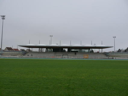 Couverture tribunes de stade de footbal ou de stade de rugby en toile tendue transparente ou pas par ACS Production - Groupe BHD