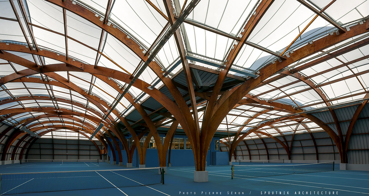 Couverture-tennis-toile-tendue-PVC-Architecte-Spoutnik-Architecture-réalisation-ACS-Production